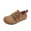 Sandálias Birkenstock para bebês, sapatos de princesa de sola macia, sapatos de couro femininos, sapatos de couro para meninas 2026, sapatos de caminhada infantis com velcro para primavera e outono