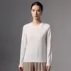 Suéter fino de lana de alto número de hilos para mujer, ligero, suave, no pica, corte ajustado, top de punto de manga larga para usar como capa base