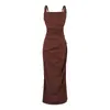 Vestido elegante e sofisticado estilo francês com cintura marcada por pregas e cadarço, com saia longa ajustada ao quadril, para mulheres