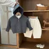 Ropa para Bebés, Suéteres, Trajes de Niño para Otoño e Invierno, Estilo Nuevo Engrosado de Finales de Otoño, Conjunto Coreano de Tres Piezas para Bebé de Un Año