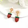 Pendientes de Borla de Conejo de Pascua Transfronterizos, Personalizados y Exquisitos, Pendientes de Lujo Ligero con Incrustaciones de Diamantes de Fresa, Pendientes Dulces para el Día a Día para Mujeres