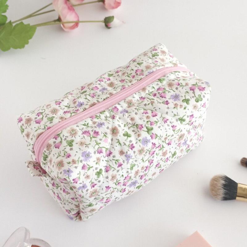 Women-Cute-Custom-Maquillaj.jp