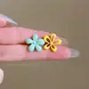 Pendientes Asimétricos de Flor en Color Contrastante Dopamina para Mujer Diseño de Nicho Cortados Pendientes Dulces y Lindos de Gama Alta Pendientes