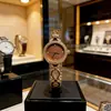 Nuevo Reloj Clásico Retro Estilo Francés de Nicho Compacto y Exquisito con Correa de Acero Koujia de Cuarzo para Mujer, Venta al por Mayor de Relojes de Gama Alta