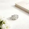 Nuevo Precio Especial Anillo de Acero de Titanio de Alta Calidad para Mujer, Flores con Piedra Ojo de Gato, Varios Anillos Retro Trendy y Versátiles de Lujo Accesible