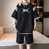 Conjunto Esportivo Casual para Meninos 2026 Novo Estilo de Verão para Alunos do Ensino Médio, Ensino Fundamental II, Adolescentes e Crianças Maiores, Camiseta de Seda de Gelo de Manga Curta