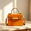 Bolso Kelly Vintage con Patrón de Cocodrilo para Mujer, Bolso Pequeño Cuadrado para el Trabajo, Lujo Ligero con Cierre de Candado, Bolso de Hombro y Cruzado Versátil de Nicho