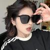 Gafas de sol con protección solar para mujer, estilo retro de celebridad de internet, montura cuadrada, montura negra, gafas de sol marrones GM, gafas de viaje sencillas y de moda para hombre.