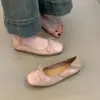 Zapatos planos de estilo suave con textura de piel de oveja y lazo para mujer, zapatos de abuela poco profundos de puntera cuadrada brillante y suela blanda, mocasines versátiles