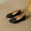 Zapatos de mujer poco profundos estilo francés, nuevo modelo otoño 2026, tacón grueso, piel suave, versátiles para ir al trabajo y para el día a día, tacones altos elegantes y con estilo
