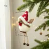Nuevo colgante de pajarito simulado sombrero rojo bufanda amuleto creativo suministros de decoración navideña colgante para árbol de Navidad