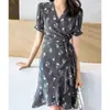 Vestido de seda, saia sereia com cadarço, vestido floral de seda de amoreira, roupa feminina preta com decote V, estilo de verão de alta qualidade