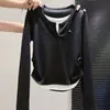 Camiseta Falsa de Dos Piezas de Manga Larga para Mujer con Sentido del Diseño para Primavera y Otoño Nuevo Estilo Color de Contraste Cuello en V Aspecto Adelgazante Top para Capas Internas