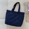 La Bolsa Casual de Gran Capacidad de Moda y Tendencia de Este Año 2025 Nuevo Estilo Coreano Bolso de Hombro Único Bolso Tote de Color Sólido