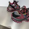 Sapatos Brancos Femininos Versáteis com Solado Grosso e Aumento Interno de Altura Coleção Primavera/Outono 2025 Novos Sapatos de Pai Fashionáveis e Confortáveis Calçados Casuais Esportivos de Couro