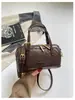 Bolso Cruzado Boston de Diseño Único para Viajes Diarios de Mujeres 2026 Verano Nueva Moda Casual Tejido Pequeño para Hombro