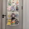 Bolsa de pendurar para guardar bonecas, expositor de rack de armazenamento de caixas cegas de pelúcia, bolsa de feltro de parede para casa à prova de poeira para bonecas e figuras