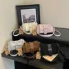 Bolsa de ombro de alta qualidade, simples, retrô, estilosa e única; bolsa de moto feminina da moda; bolsa transversal casual versátil para o dia a dia