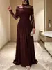 Vestido de noche de estilo europeo y americano de 890W, patchwork de encaje de lujo ligero para mujer, vestido largo, adecuado para banquetes y brindis, con diseño plisado y cintura ceñida, estilo nuevo