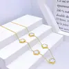 Pulsera de Acero de Titanio Trébol de la Suerte Flor de Cinco Hojas, Sencilla y Moderna, Versátil, Estilo de Lujo Ligero, Juego de Joyería de Nácar de Doble Cara