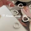 Pendientes elegantes de nicho simple estilo Ins de Corea del Sur, pendientes de aro lisos con forma de V y giro de plata de ley S925, de alta gama, combinables con todo.