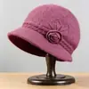 Sombreros para mujeres de mediana edad y ancianas otoño e invierno piel de conejo tejido de ala ancha a prueba de frío sombrero de punto señora mayor abuela más terciopelo cálido lana