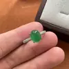 Fideos en forma de huevo tono verde transparente piedra principal anillo de cuatro garras para mujer banda de anillo completamente incrustada de diamantes anillo de dedo decorativo simple de lujo ligero para el uso diario