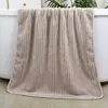 Toalha de Banho de Fleece Coral com Listras Verticais Atacado do Fabricante, Super Absorvente e de Secagem Rápida, Padrão de Estrelas, para Uso Doméstico de Adultos e Natação, Altamente Absorvente