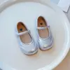 Ins sapatos infantis de couro pequenos 2025 primavera e verão novos estilo coreano meninas pequeno estilo Chanel sapatos de princesa sola macia antiderrapante único
