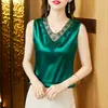 Ropa de mujer de satén de talla grande, verano 2024, nuevo jersey de cuello en V de estilo occidental, temperamento versátil, chaleco de fondo para mamá.