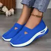 Zapatos de mujer de talla grande, con suela suave, para no cansar los pies, sin cordones, de malla, transpirables, de tela antigua de Beijing.