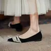 Sapatos de salto baixo estilo francês para mulheres, Coleção Primavera/Verão 2026, scarpins versáteis de bico fino, novo design de bico fino confortável e elegante