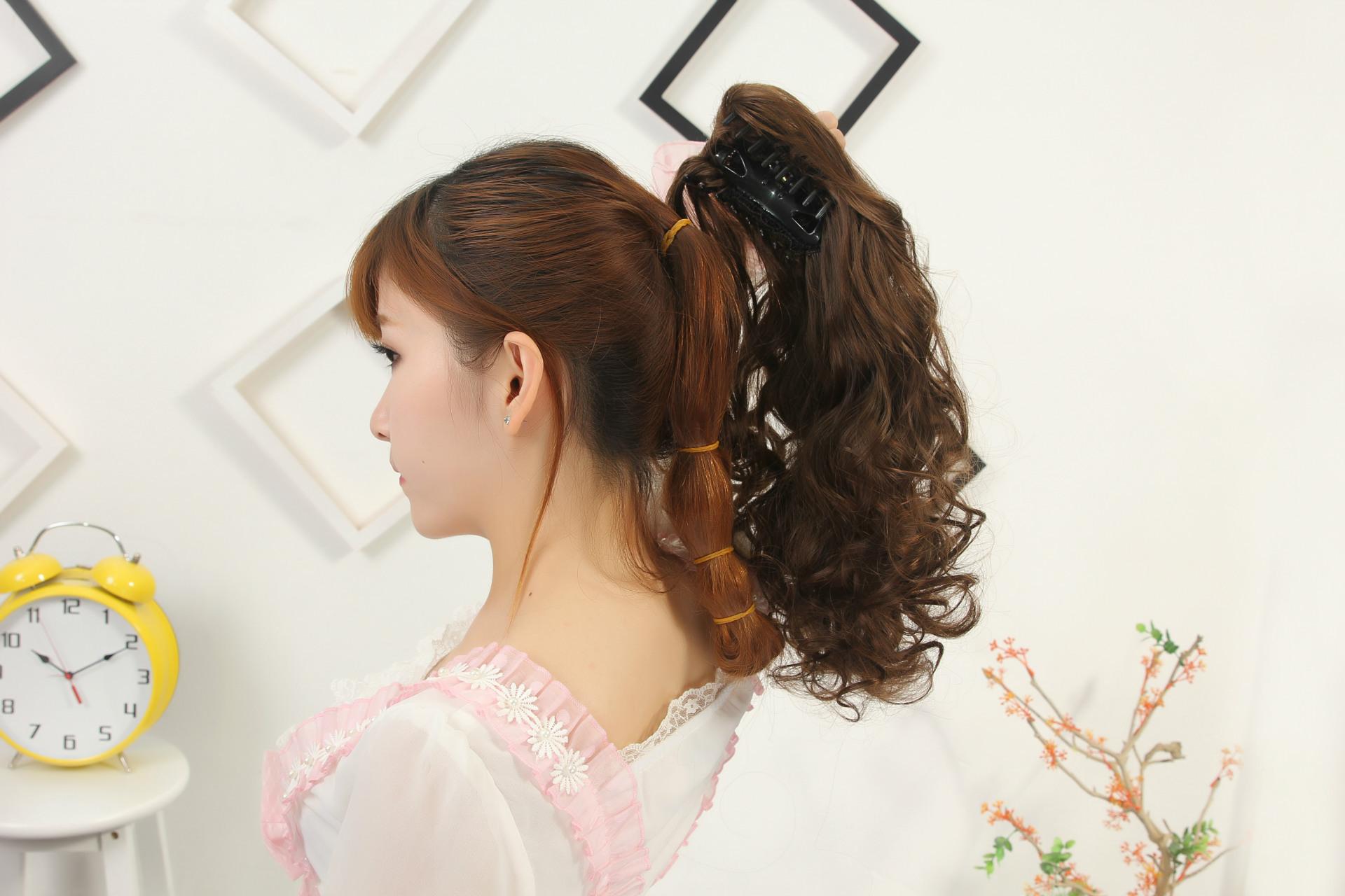 抓夹玉米烫卷发马尾