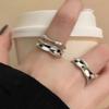 Anillo abierto de esmalte goteado con rejilla de tablero de ajedrez retro personalizado para mujer. Nuevo anillo para el dedo índice, diseño nicho de lujo ligero, anillo de alta sensación.