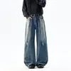 Jeans azules desgastados, lavados y rotos de pierna curva para hombre, con un estilo retro americano de moda y un corte holgado de pierna ancha
