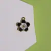 6 Colores Transfronterizos Clásico Flor Aleación Aceite Goteando Accesorios Pendientes Pendientes DIY Pulsera Collar Llavero Colgante