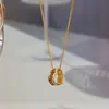 Moda Europea y Americana Exquisitos Pendientes de Corazón de Circonita Coloridos Dopamina de Lujo Ligero de Gama Alta Versátiles Brazaletes para Orejas Pendientes para Mujeres