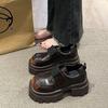 Zapatos de cuero estilo británico, primavera y otoño 2025, nuevo estilo, plataforma, suela gruesa, vintage, de una sola capa, mocasines casuales de tacón grueso para mujer.