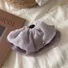 Saia de tule delicada estilo girlie com bolinhas, pequeno grampo de cabelo para um rabo de cavalo semi-preso suave, acessório de cabelo tipo garra
