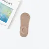Calcetines invisibles para hombre y mujer absorbentes de sudor transpirables color liso calcetines de hombre calcetines cortos coreanos calcetines de barco de color liso venta al por mayor