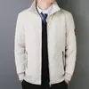 Invierno 2025 Nuevo Estilo Directo de Fábrica Cortavientos Cálida Chaqueta de Algodón Casual para Viajes Diarios Holgada Versátil Abrigo para Hombre Forro Polar