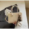 2026 Nova Bolsa de Mão de Inverno Pequena Quadrada para Mulheres Tendência Versátil Bolsa de Ombro para o Dia a Dia Moda Bolsa Transversal de Alto Padrão Tendência
