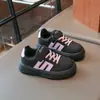 Nuevos Zapatos de Patinaje para Niños 2024 Niños y Niñas Velcro Zapatos Deportivos Bloqueo de Color Negro Blanco Rosa Suela Suave Antideslizantes Casuales Zapatos para Niños