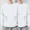 Camiseta masculina de manga comprida, oversized e de corte solto, perfeita como camada base para o outono, com estampas da moda e cores lisas, versátil e estilosa