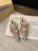 Zapatos de tacón alto con remaches estilo Chanel para mujer, mules de punta cerrada para usar al aire libre, sandalias de punta fina de moda 2024 con tacones gruesos