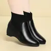 Botas de Mujer de Cuero Suave de Caña Corta, Nuevas Botas Individuales de Moda Otoño e Invierno para Mujer, Sin Cordones de Tacón Medio con Forro de Lana Añadido
