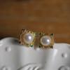 Nicho Estilo Francés Retro Corte Perla Incrustada Clip para la Oreja Pendientes para Mujer Estilo Chanel Elegantes de Lujo Ligero de Gama Alta Pendientes