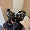 Bolso Pequeño de Remaches de Moda para Mujer 2026 Nueva Moda Bolso Croissant de Cuero Aceitado y Encerado Bolso de Hombro Cruzado de Gama Alta para Verano