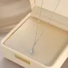 Elegante Pingente de Corrente para Clavícula em Formato de Coração, Celebridade da Internet, Colar de Luxo Leve de Nicho de Alta Qualidade, Corrente de Suéter com Design de Pérola Falsa