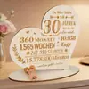 Regalos de Dinero para Bodas: Decoración de Mantel con Forma de Corazón de Madera con Sellos de Tiempo y Regalos en Dinero Combinados para un Regalo de Aniversario